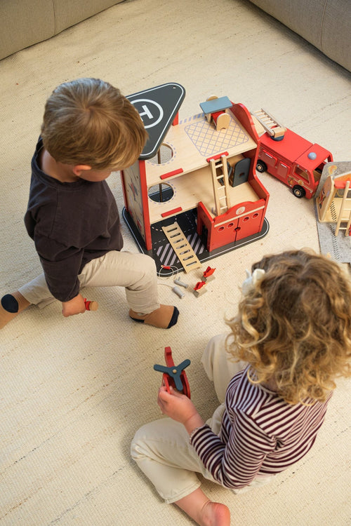 Egmont Toys Grande caserma dei pompieri con accessori e amico in miniatura - foto 2