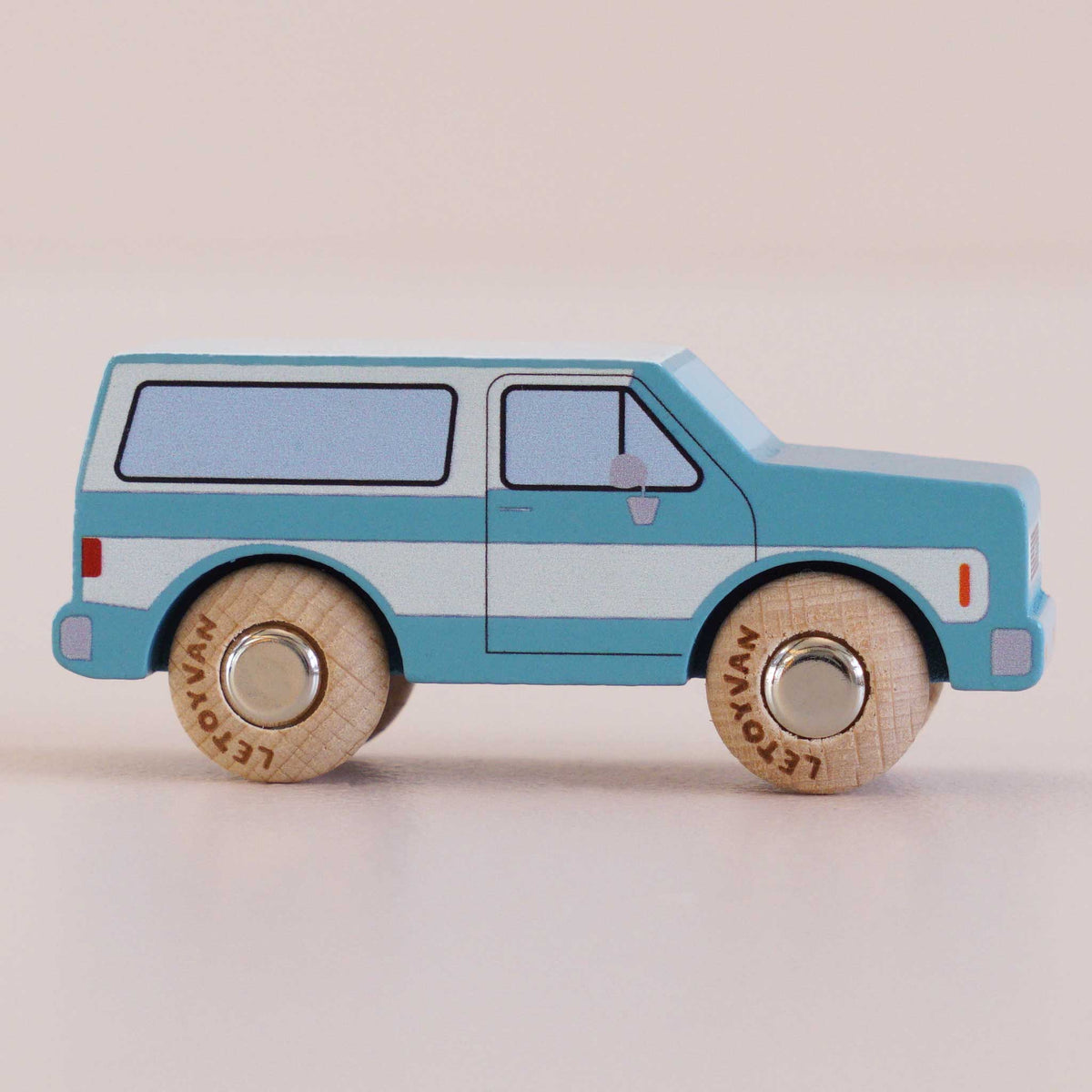 Le Toy Van No. 31 Chuck - SUV in legno Classic Car Collection - foto 2