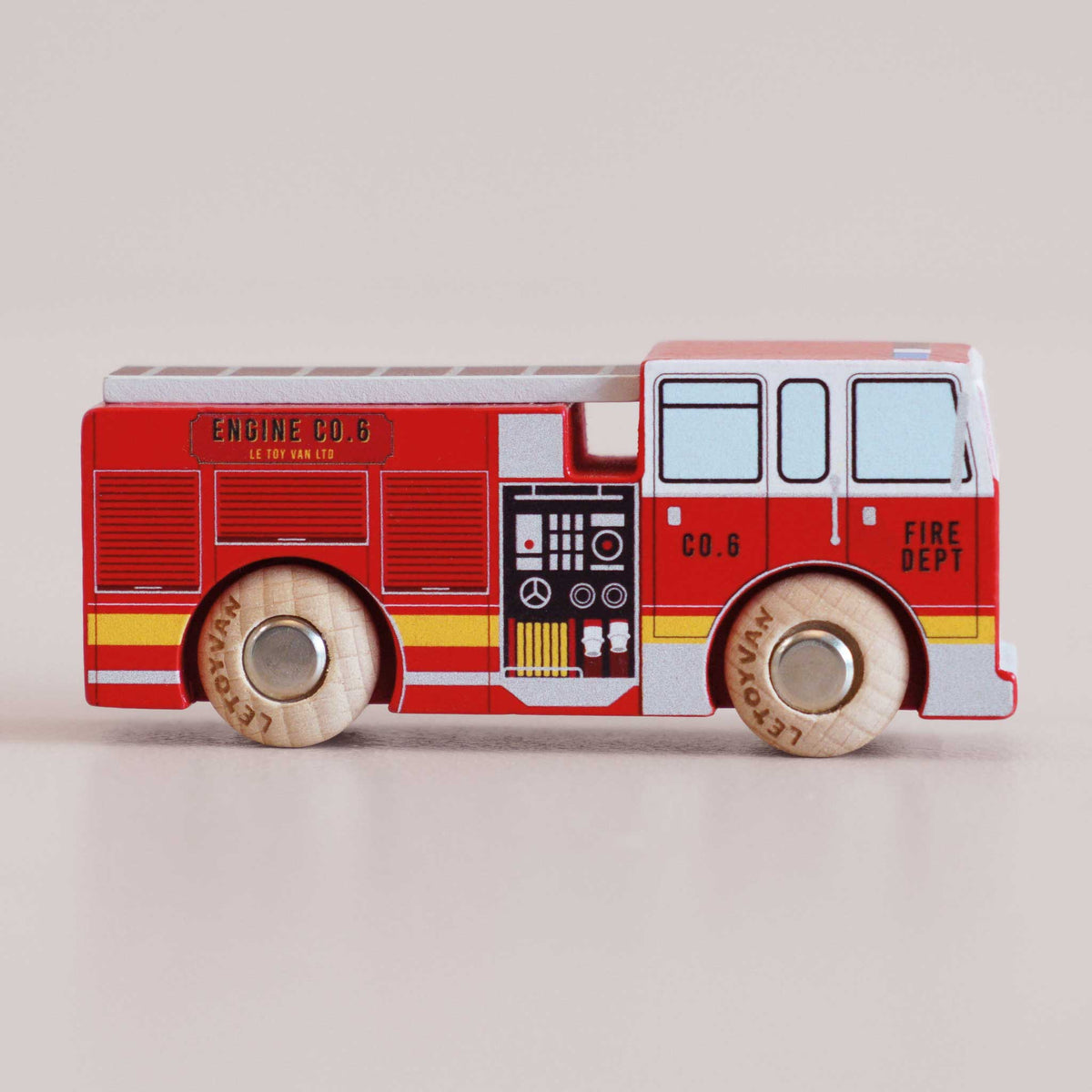 Le Toy Van No. 44 Quinn - camion dei pompieri in legno Classic Car Collection - foto 2