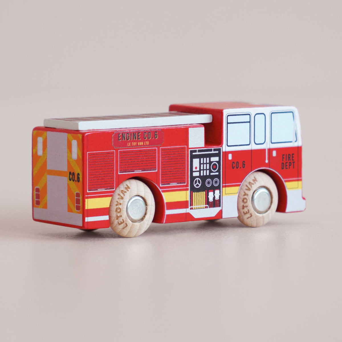 Le Toy Van No. 44 Quinn - camion dei pompieri in legno Classic Car Collection - foto 3