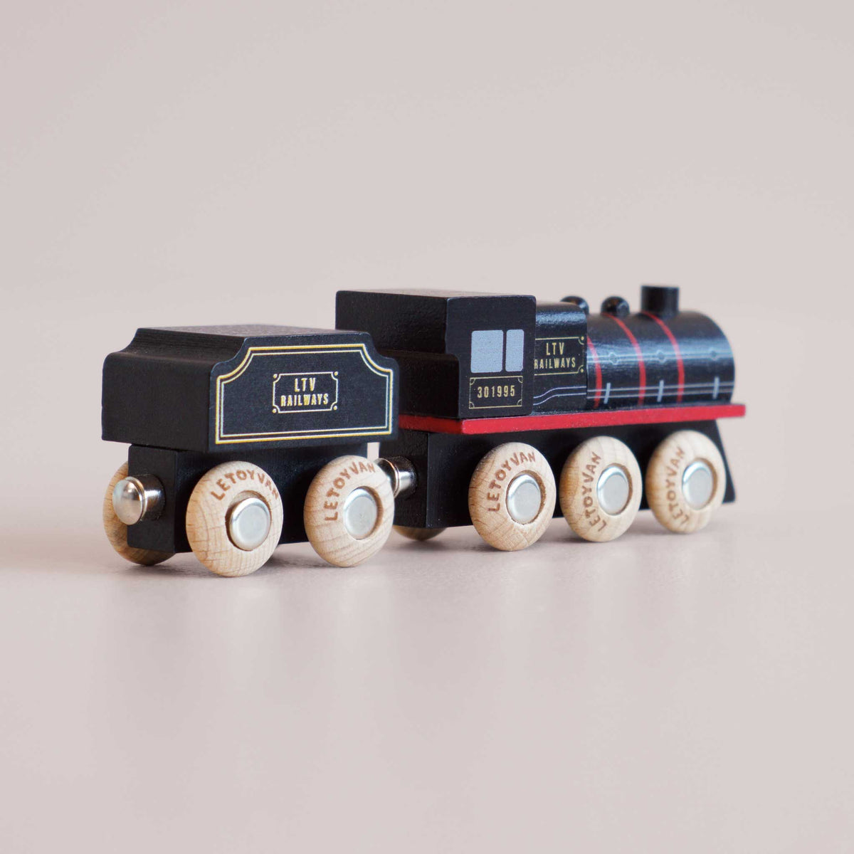 Le Toy Van No. 49 Francis - locomotiva a vapore in legno Classic Car Collection - foto 3